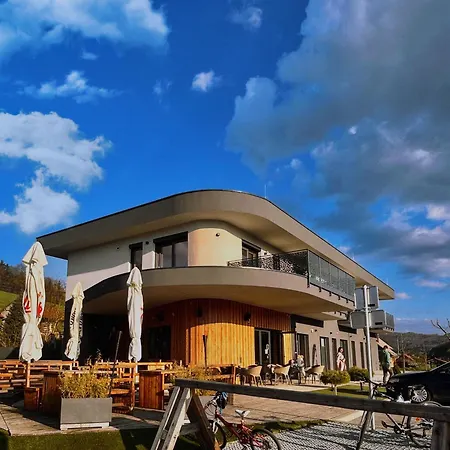 5KA Family Apartments Waterbeds, Café&Playground, near A2 * Velika Loka