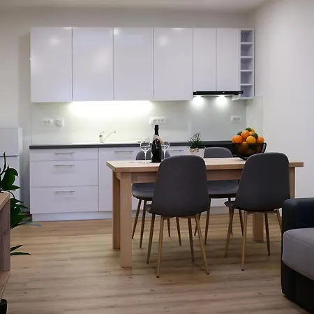 Appartement 5KA Family Apartments Waterbeds, Café&Playground, near A2